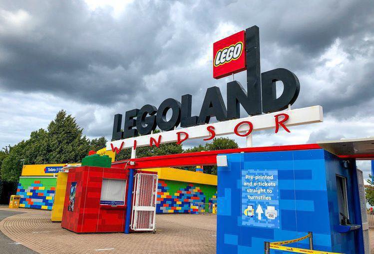 Peppa Pig World, Legoland & Chessington World of Adventures - Image 2