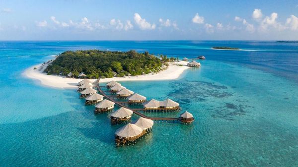 Sping ’23 Maldives Luxury Honeymoon Offer - Image 1
