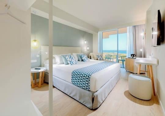 Stunning 4*PLUS Palladium Resort Menorca - Image 4