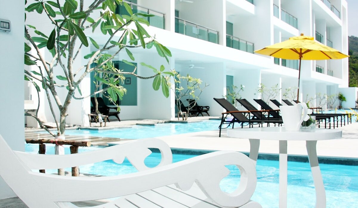 Bangkok & Phuket **Pool Access Room ** - Image 4