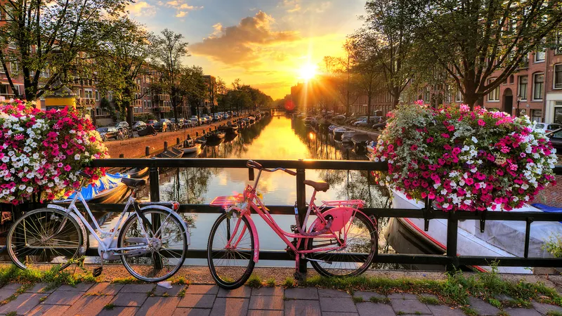 LAST MIN Amsterdam Summer City Break - Image 1