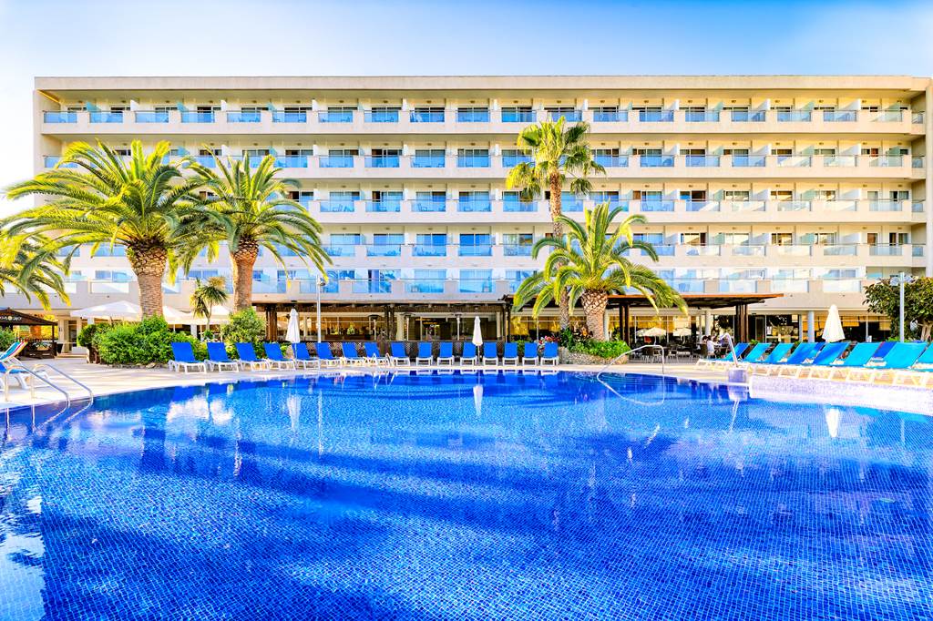 Fab 4* Salou Adult Only End of May Deal - Image 1