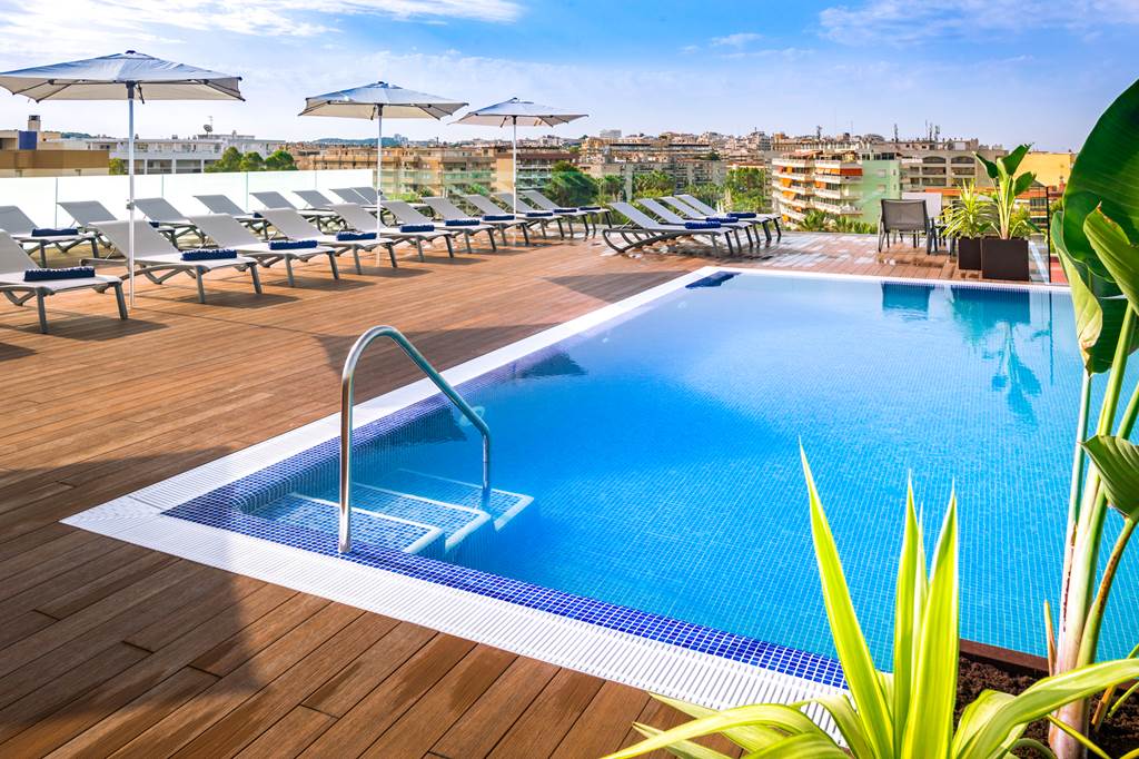 Fab 4* Salou Adult Only End of May Deal - Image 2