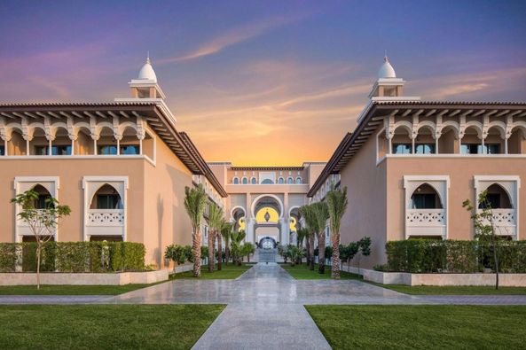 Early Summer Luxury 5* Abu Dhabi UAE Week - Image 2