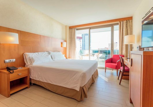 Calpe 4* Luxury Family of 4 Summer Deal - Image 10