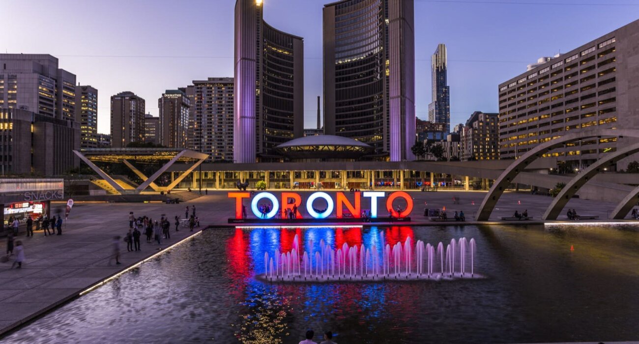 Toronto & Niagara Falls Canada Twin Centre - Image 8