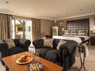 BURRENDALE HOTEL COUNTRY CLUB & SPA - Image 2