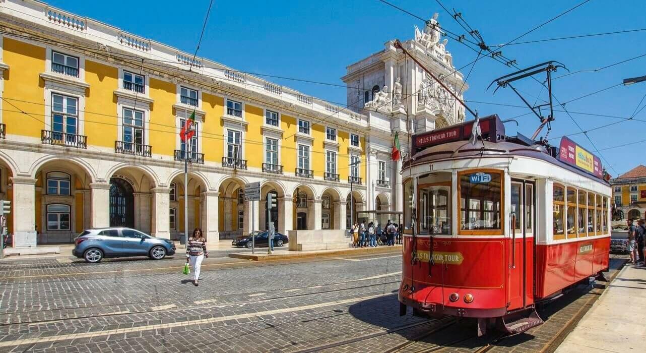 LAST MIN Lisbon Portugal £199 City Break - Image 1