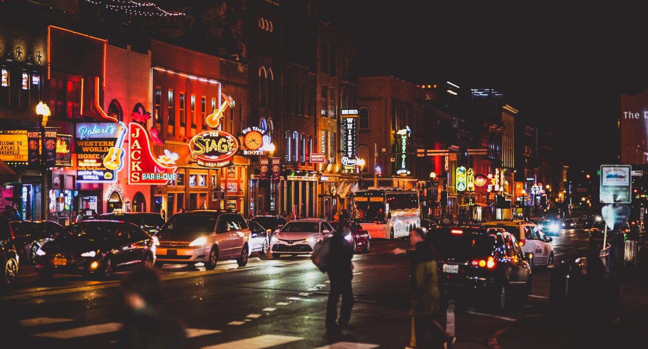 Dollywood, Nashville, Memphis & Las Vegas USA - Image 2