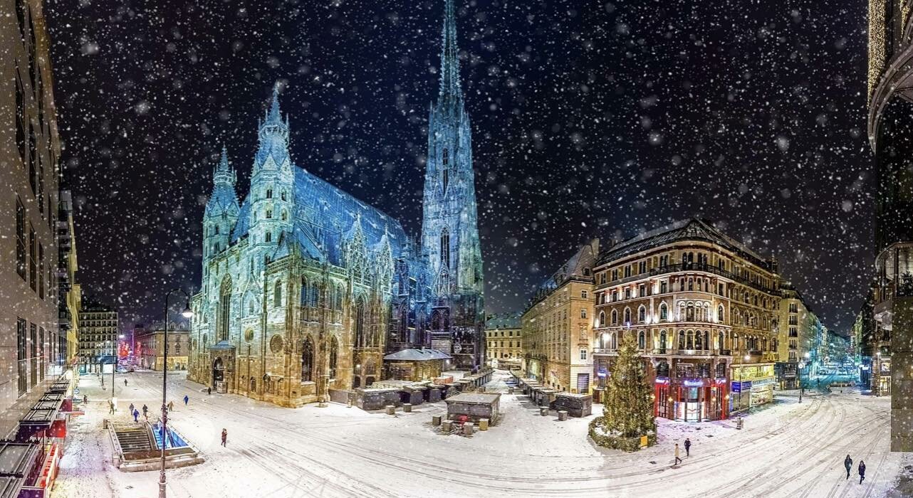 Visit the Christmas Markets in Vienna Austria - Image 1