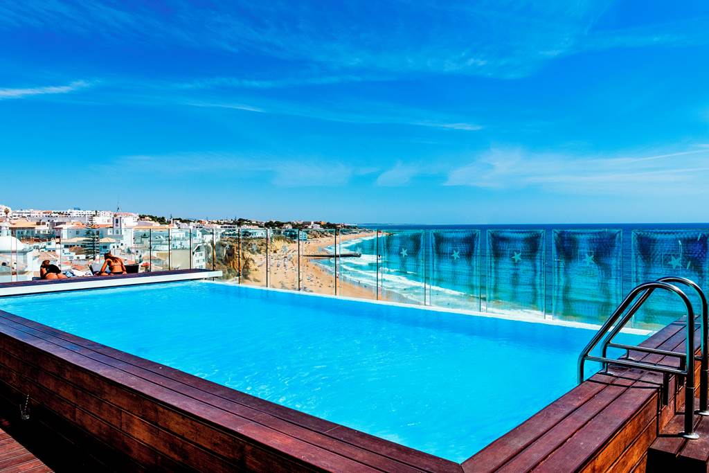 Early May Albufeira Portugal Beachfront Bliss - Image 2