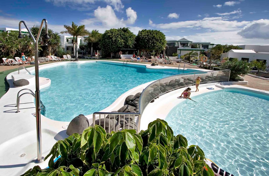 EARLY BOOKER Lanzarote Spring ’24 LONG STAY Offer - Image 2