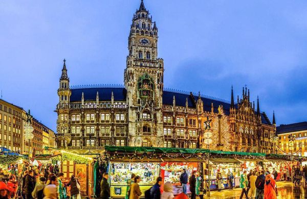 Visit the Christmas Markets in Munich Germany - Image 1