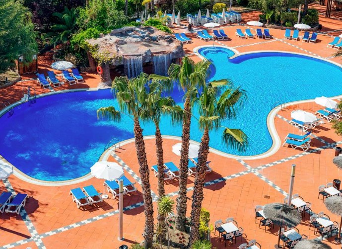 SOLO TRAVELLERS Mid May Salou Spain 4* Offer - Image 1