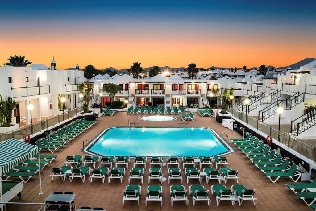 Late Year Lanzarote Sun – Award Winning Hotel - Image 1