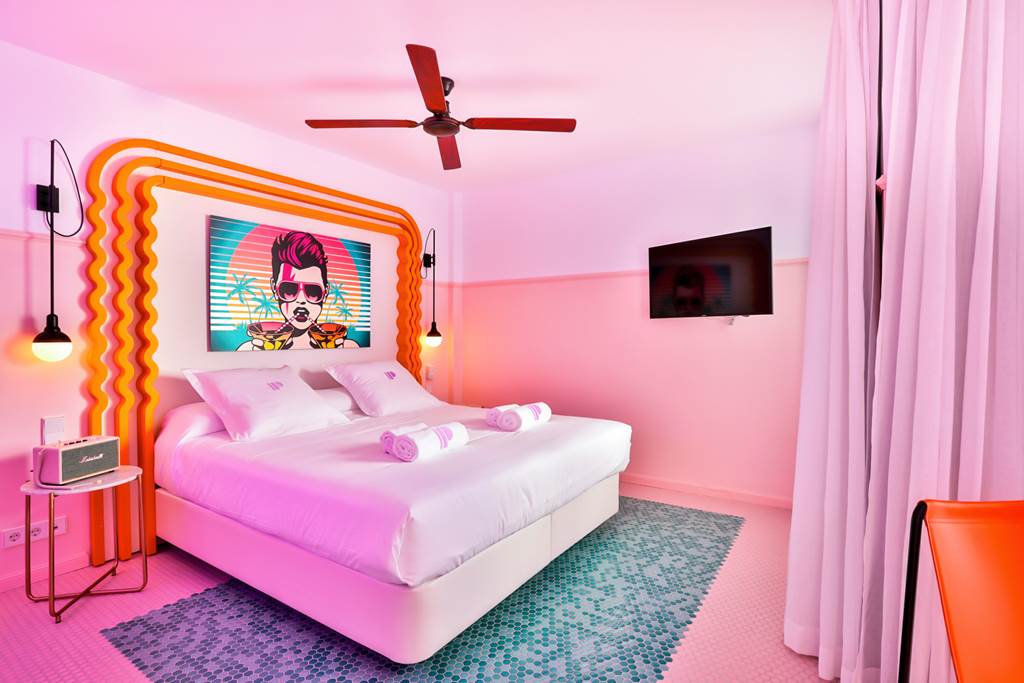 Ibiza Famous Pink Hotel Closing Parties BARGAIN - Image 2