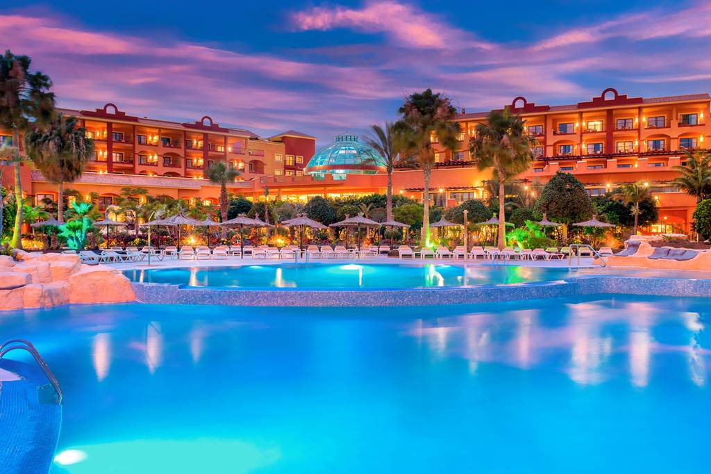 LUXURY 5* CANARIAN CHRISTMAS IN THE SUN - Image 1