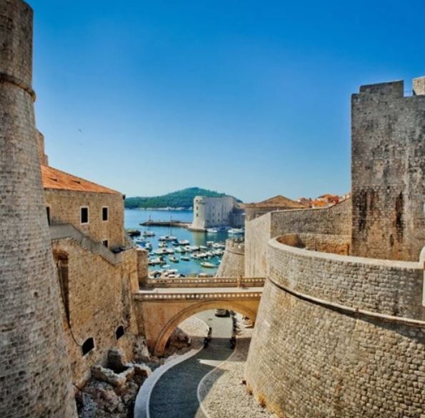 Discover Dubrovnik Croatia Escorted Tour - Image 1
