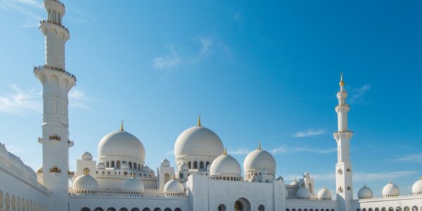 Visit the AMAZING Abu Dhabi UAE This Year