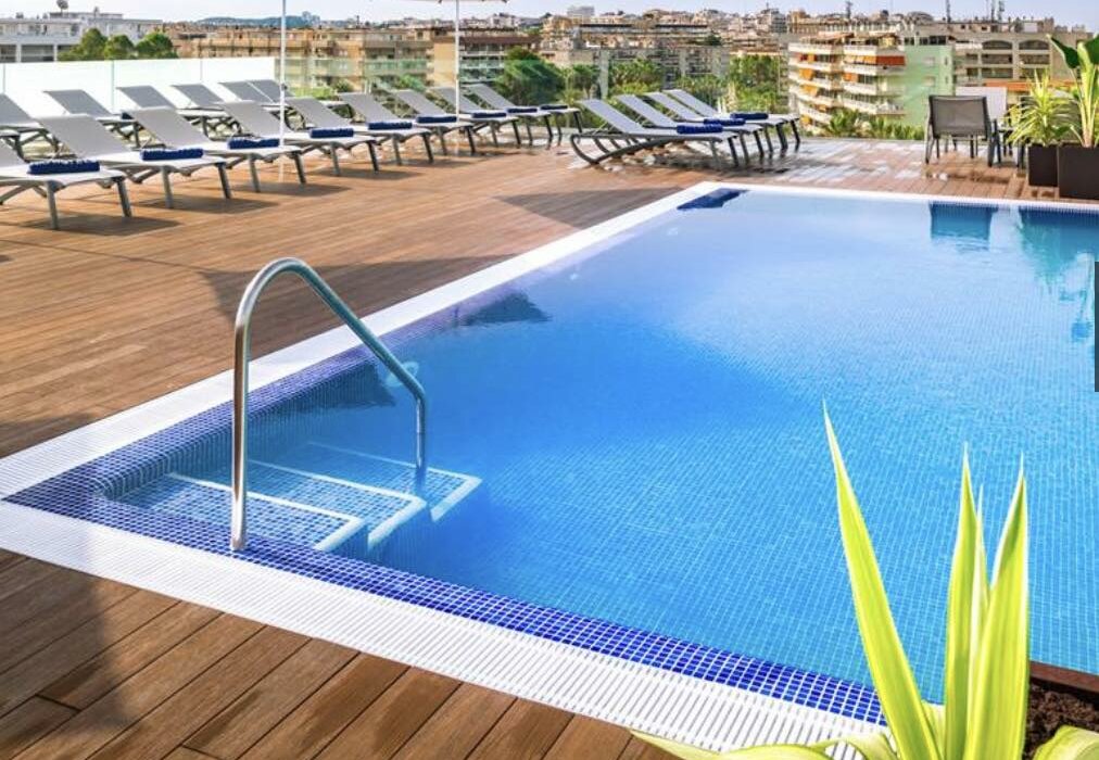 Adults Only July 4* Salou Spain LAST MIN Specials - Image 2