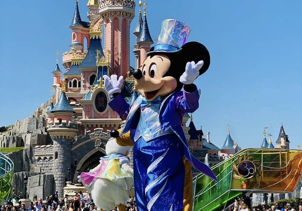 EARLY BOOKER Disneyland Paris Mid Term Break 2027 - Image 2