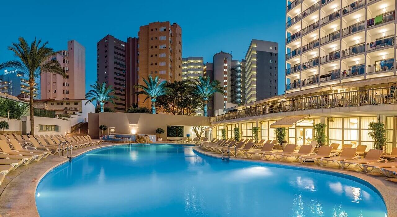 Summer Hols Family of 3 Special to Benidorm - Image 1