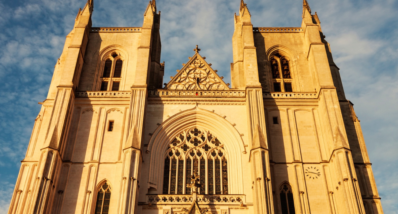 NANTES, FRANCE AUTUMNAL CITY BREAK - Image 5
