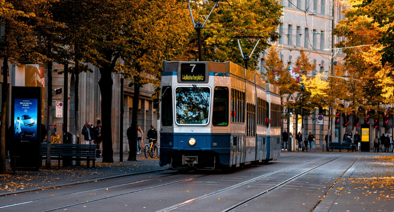 LAKE LUCERNE & ZURICH, SWITZERLAND - Image 6