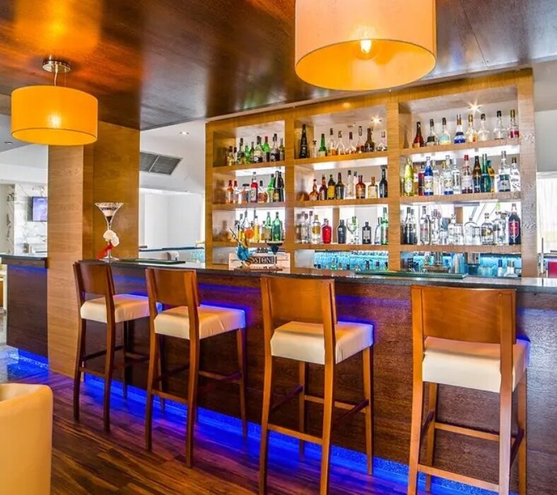 Albufeira Portugal Late April Short Break - Image 4