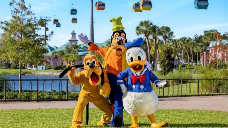 WALT DISNEY WORLD HALLOWEEN HOLS - Image 5