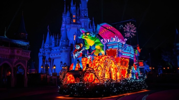 WALT DISNEY WORLD HALLOWEEN HOLS - Image 3