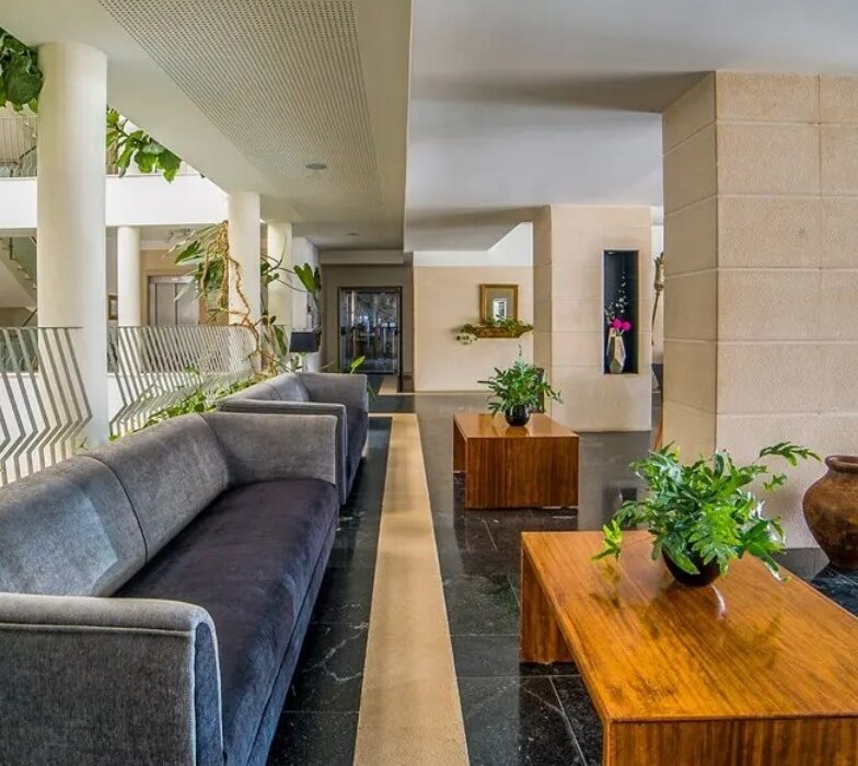 Albufeira Portugal Late April Short Break - Image 3