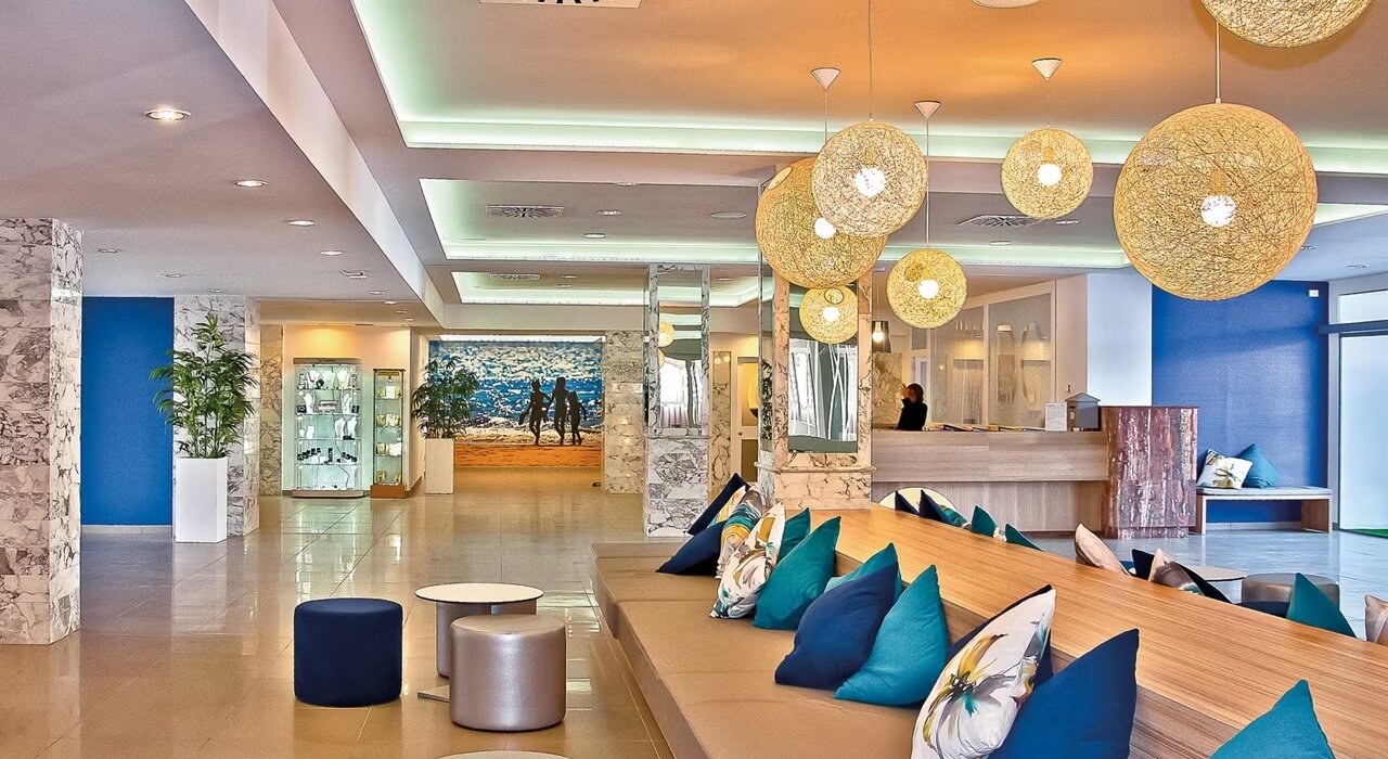 Alcudia Majorca 4* Spring Sunshine Retreat - Image 4