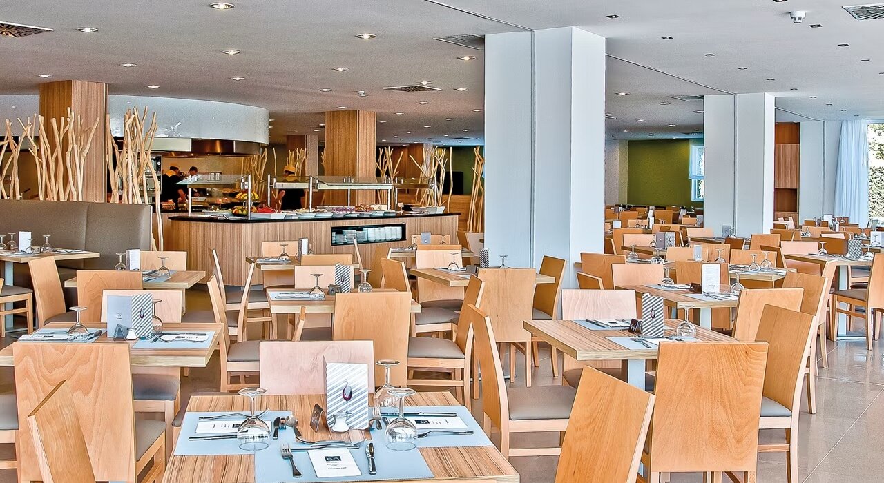 Alcudia Majorca 4* Spring Sunshine Retreat - Image 3