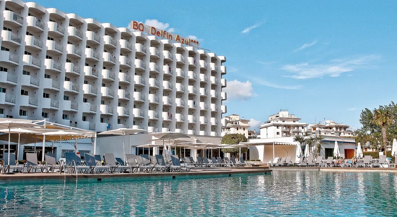 Alcudia Majorca 4* Spring Sunshine Retreat - Image 2