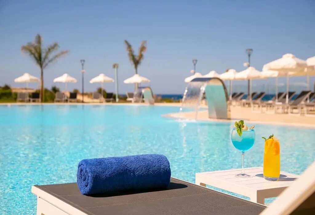 LAST MIN 5* Cyprus Sunshine Getaway Hols - Image 1