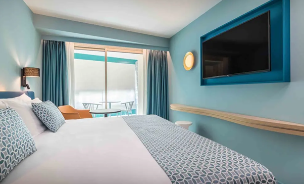 Late Year Benidorm Beachfront Getaway - Image 4