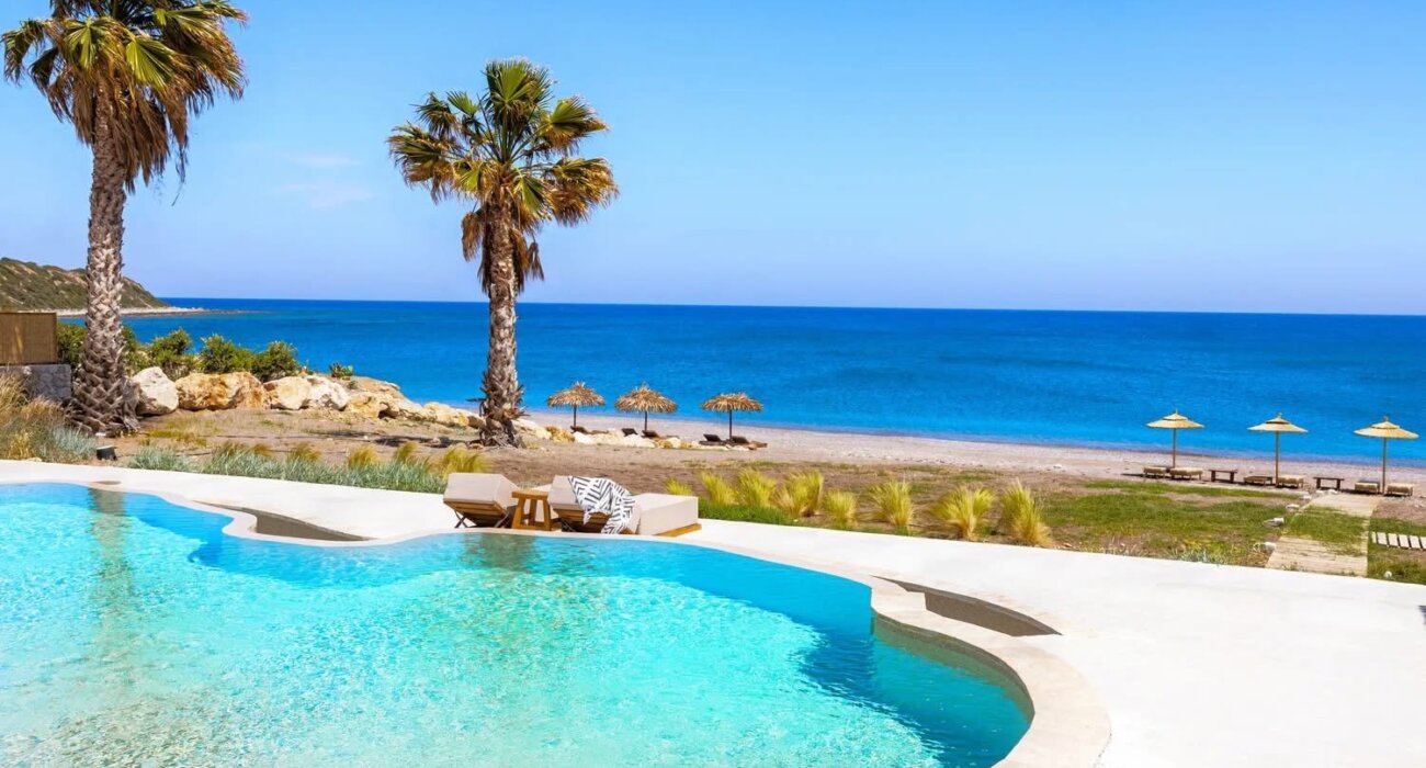 One for the Group Chat – Greece Luxury Villa - Image 9