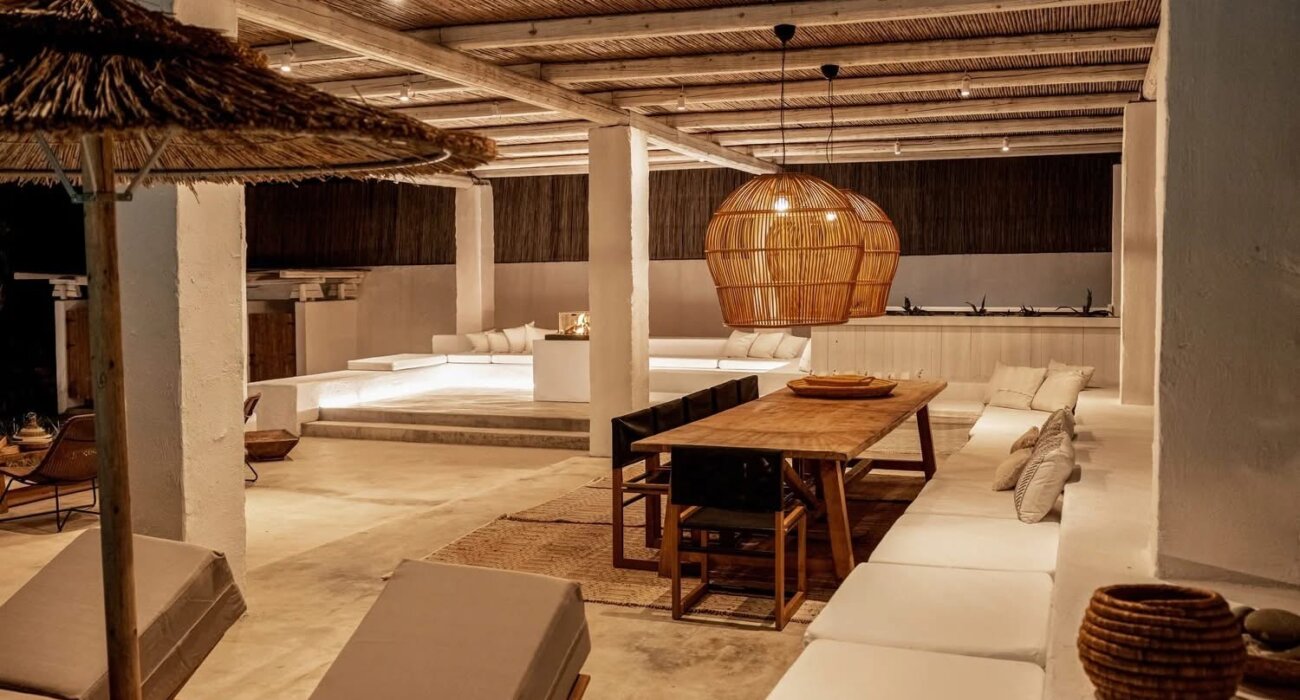 One for the Group Chat – Greece Luxury Villa - Image 10