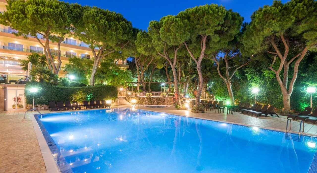 SALOU SPAIN SUMMER SUPER SAVER SPECIAL - Image 4