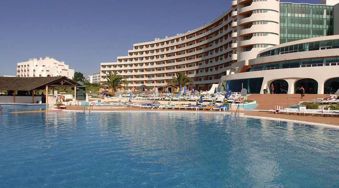 Mid April Albufeira Portugal BARGAIN Short Break - Image 1