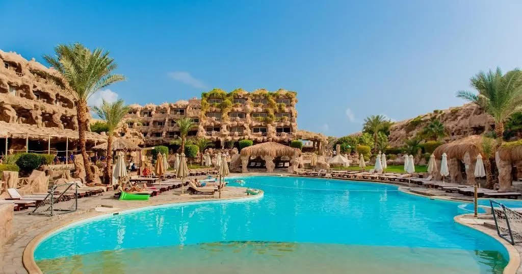 Flintstones Inspired Winter Sunshine in Egypt - Image 1