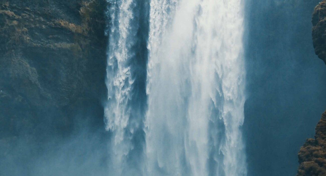 ICELAND AND NEW YORK TWIN CENTRE - Image 1