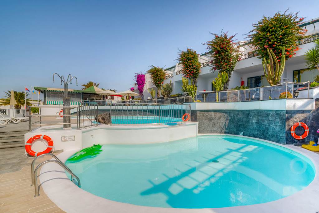 LANZAROTE A FULL MONTH IN THE SUN - Image 3