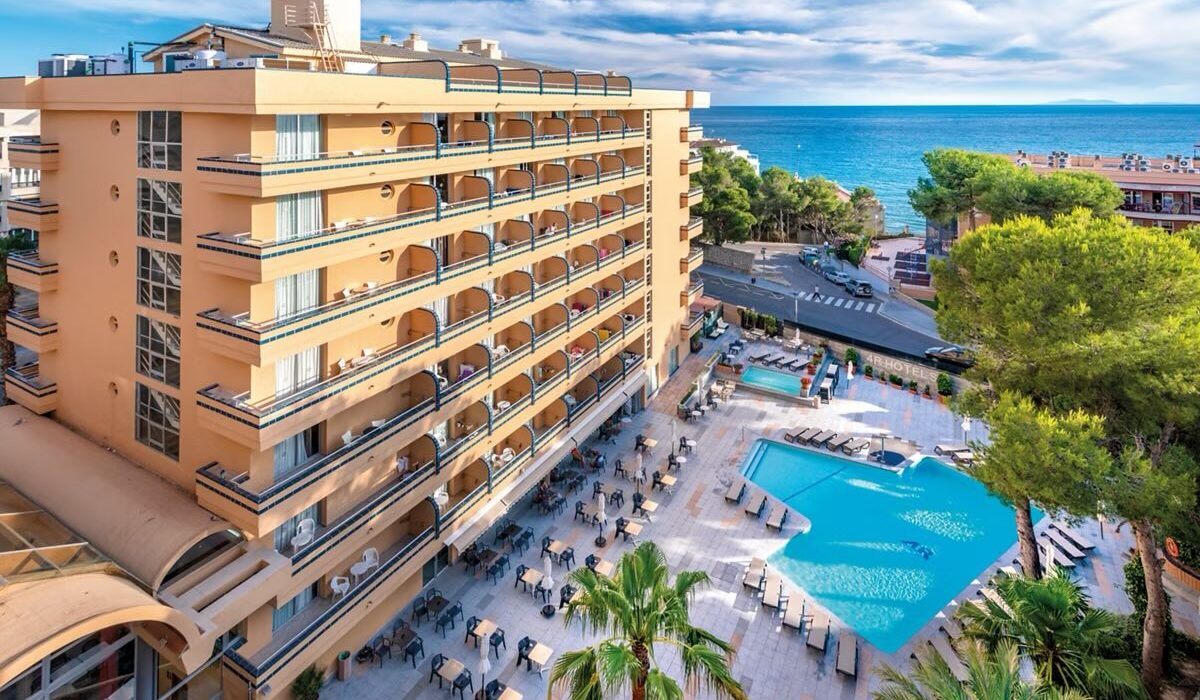 Peak July Salou Spain FAMILY OF 6 Offer - Image 1