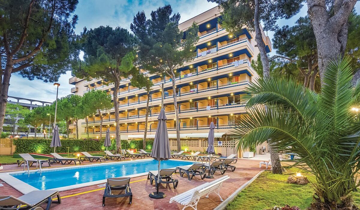 Peak July Salou Spain FAMILY OF 6 Offer - Image 2