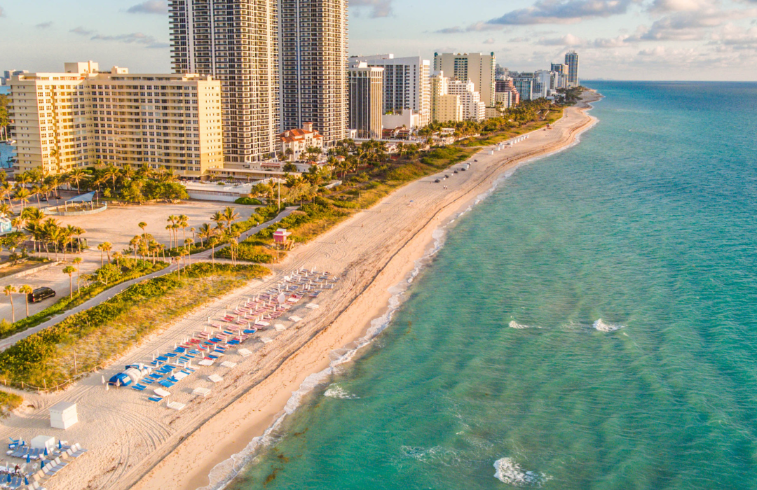 VEGAS LIGHTS & CARIBBEAN DELIGHTS - Image 2