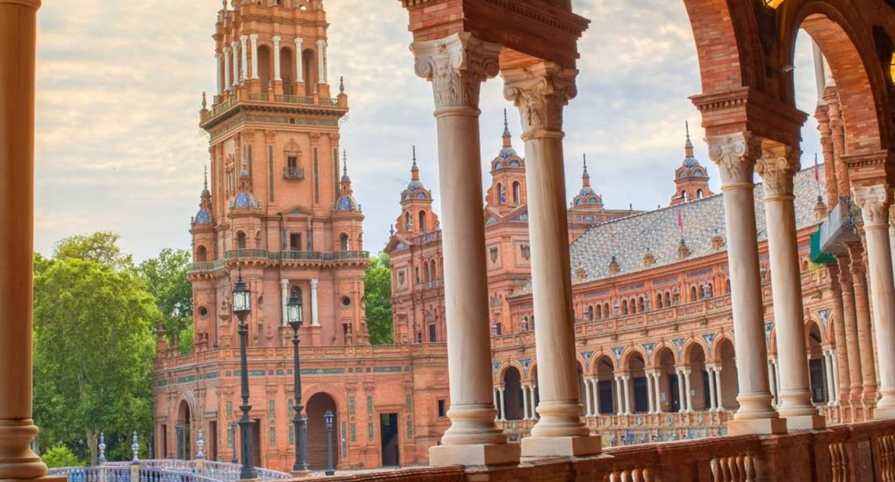 SEVILLE SPAIN AUGUST BREAK - Image 2