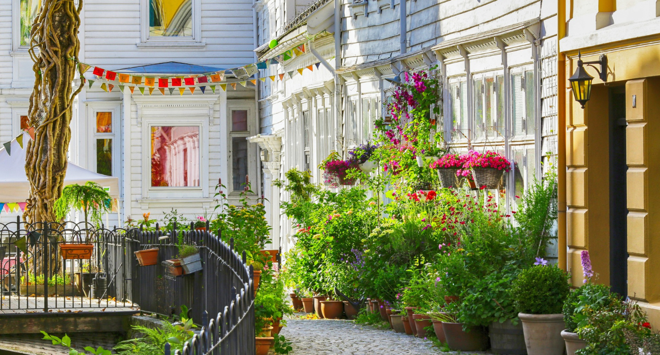 BERGEN, NORWAY SPRING 2027 EARLY BOOKER - Image 3