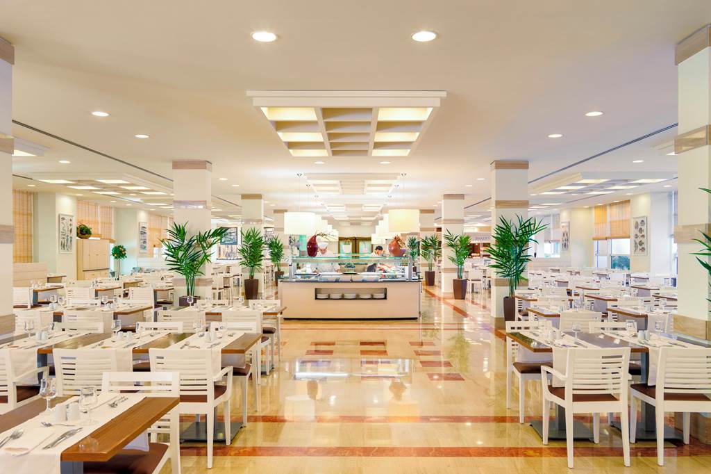 Salou Spain ELEVEN NIGHT Value Sunshine Offer - Image 3